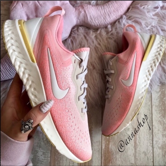 NWT Nike Odyssey React Pink Rare - Picture 2 of 8